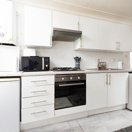 One Bedroom Apartment Opposite Brent Cross Station London Exteriör bild