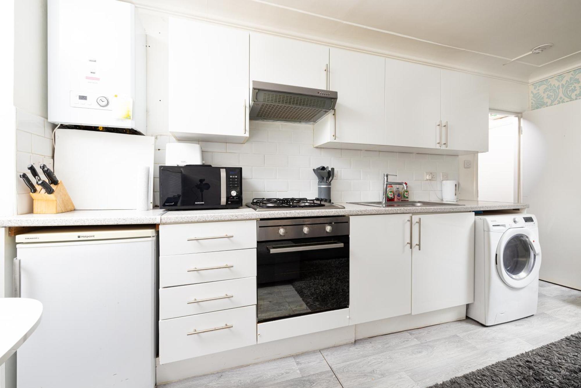 One Bedroom Apartment Opposite Brent Cross Station London Exteriör bild